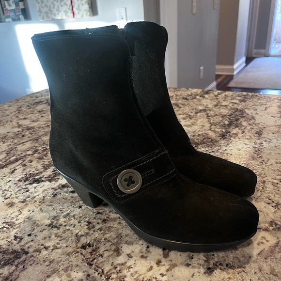 La Canadienne Dorthea NWT Size 8 WATERPROOF - Picture 2 of 6